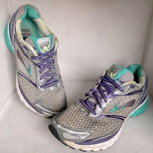 Brooks Ghost 7, Silver/Mulberry/Pool green, 8M